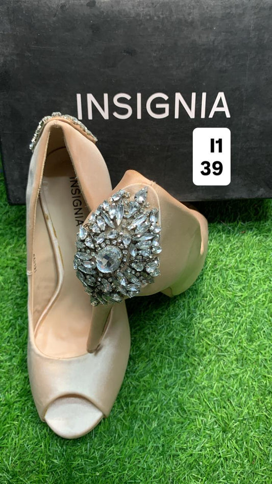 INSIGNIA I1