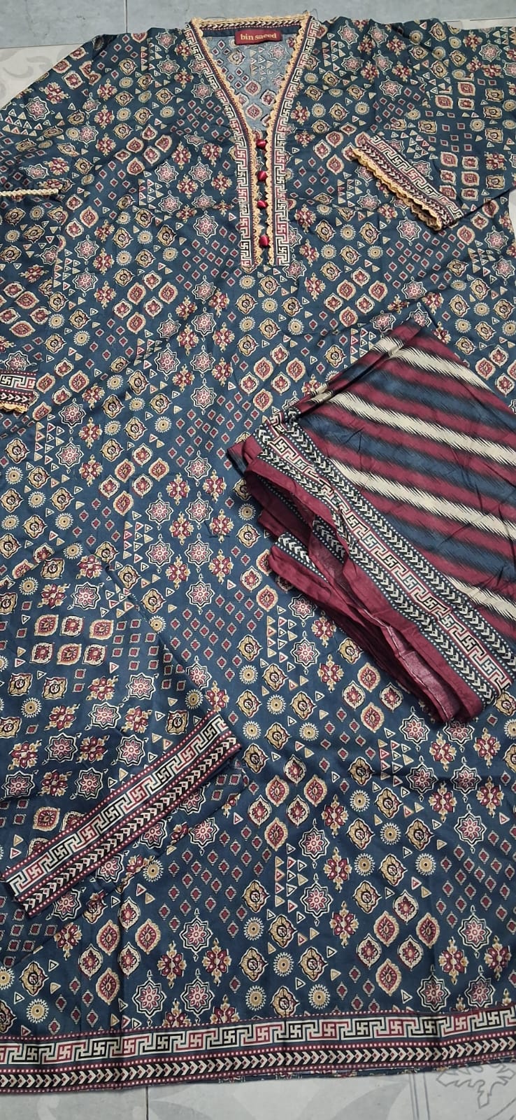 BIN SAEED 3 PIECE LAWN ( STITCHED )